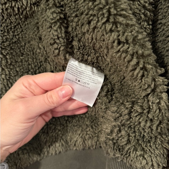 Lululemon Oh So Sherpa Half Zip- dark olive green - Picture 4 of 6